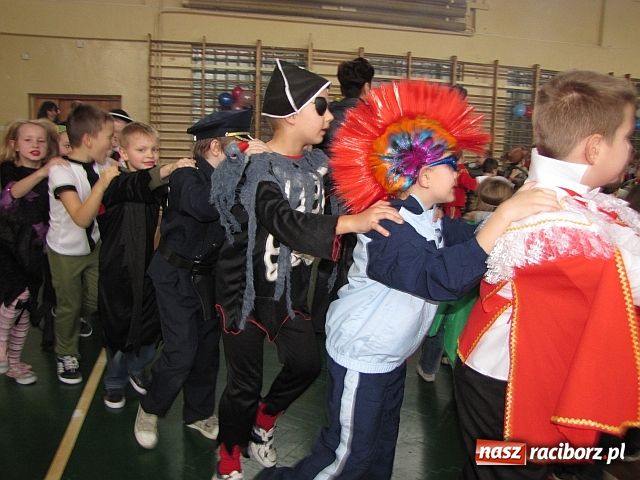 Zdjęcie w galerii na portalu naszraciborz.pl: Karnawał w SP 15 wiadomości z regionu