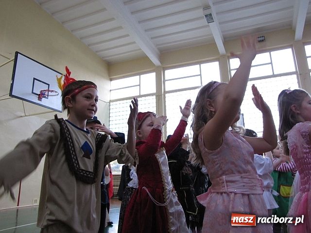 Zdjęcie w galerii na portalu naszraciborz.pl: Karnawał w SP 15 wiadomości z regionu