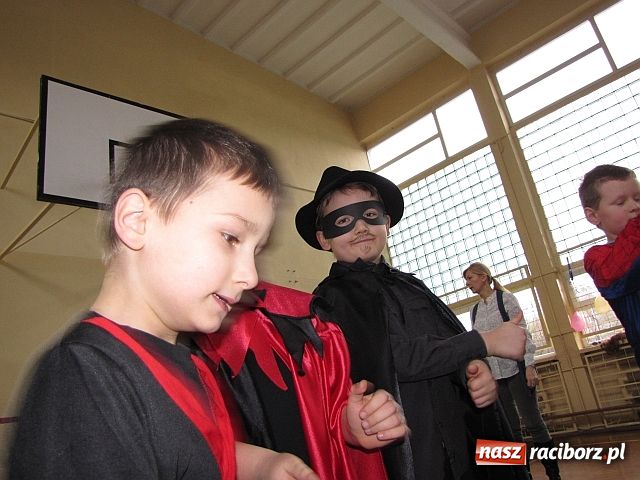 Zdjęcie w galerii na portalu naszraciborz.pl: Karnawał w SP 15 wiadomości z regionu