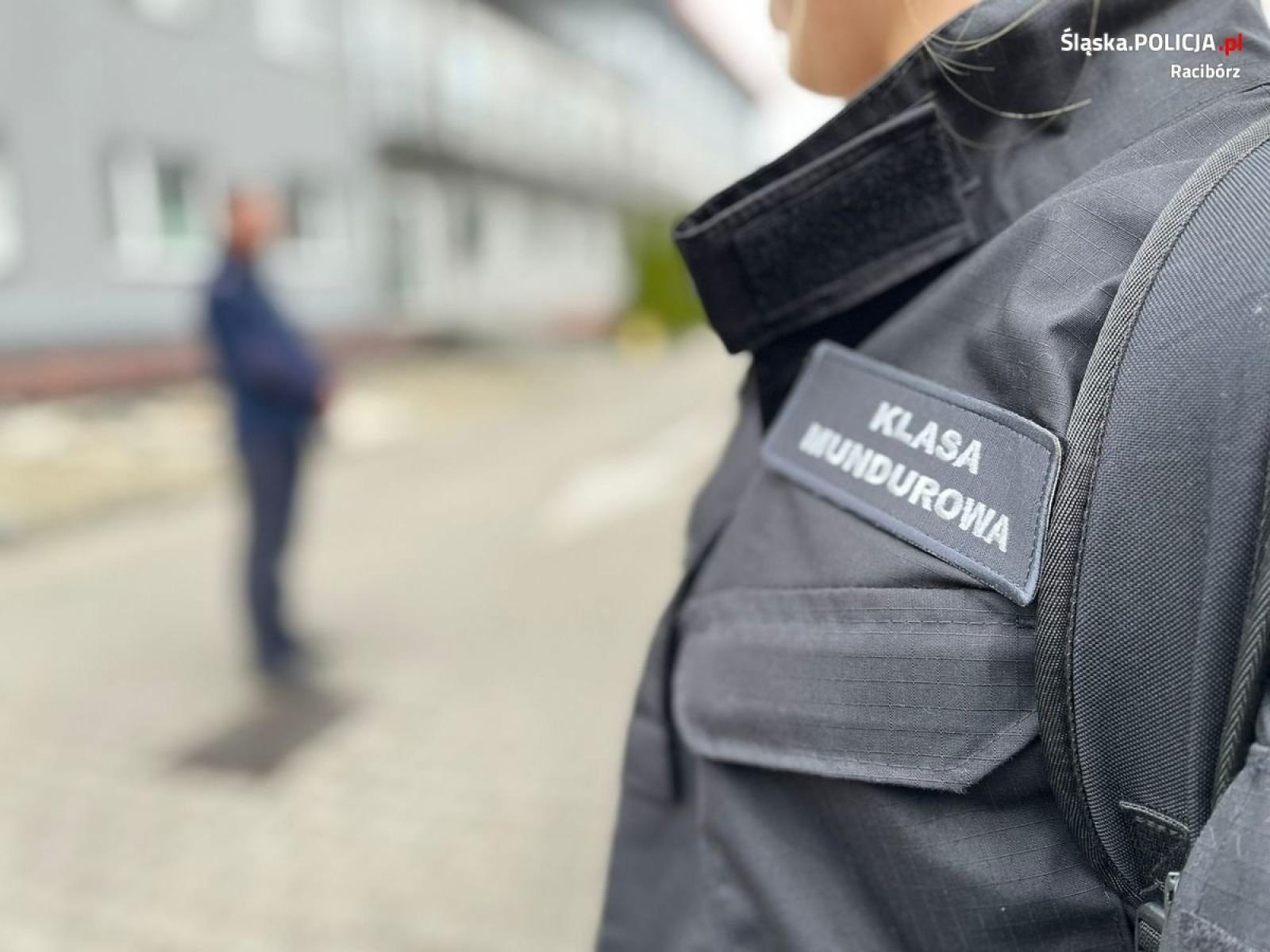 Zdjęcie w galerii na portalu naszraciborz.pl: Mundurowi z Ekonomika stawili się na komendzie wiadomości z regionu