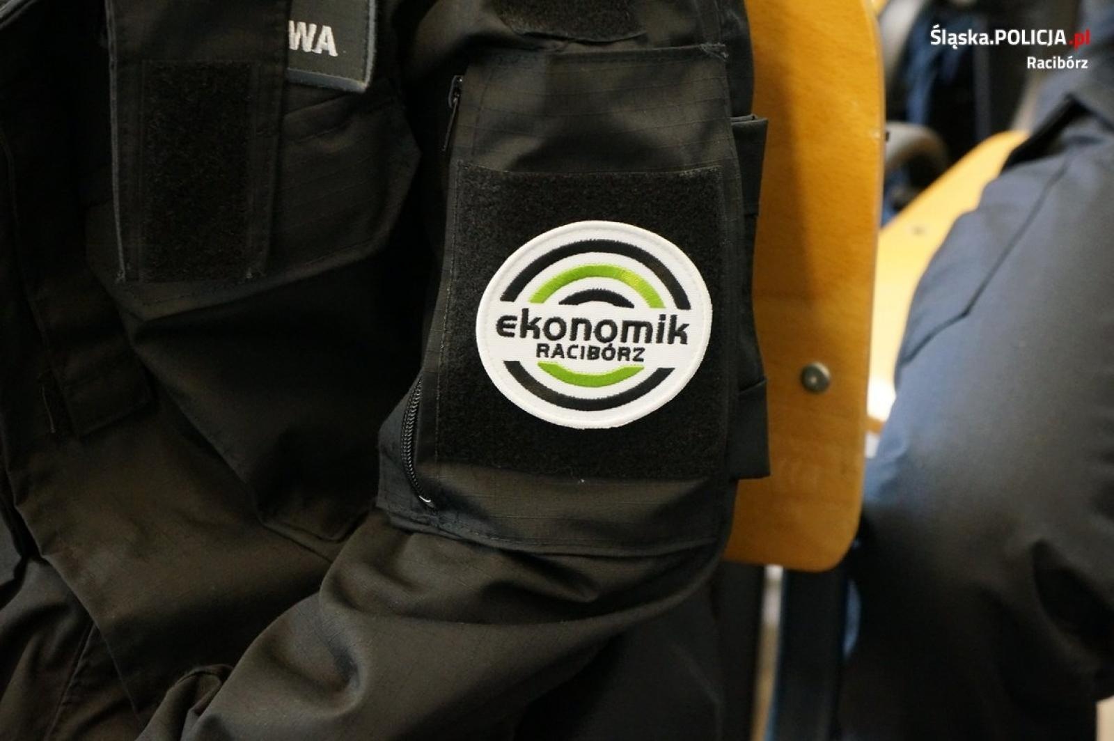 Zdjęcie w galerii na portalu naszraciborz.pl: Mundurowi z Ekonomika stawili się na komendzie wiadomości z regionu