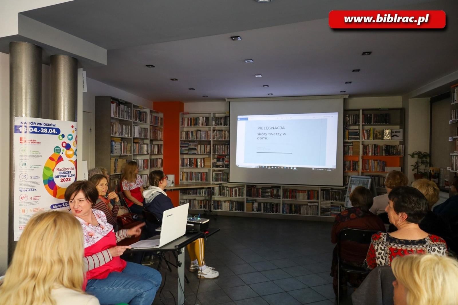 Zdjęcie w galerii na portalu naszraciborz.pl: O pielęgnacji domowej w bibliotece na Ostrogu wiadomości z regionu
