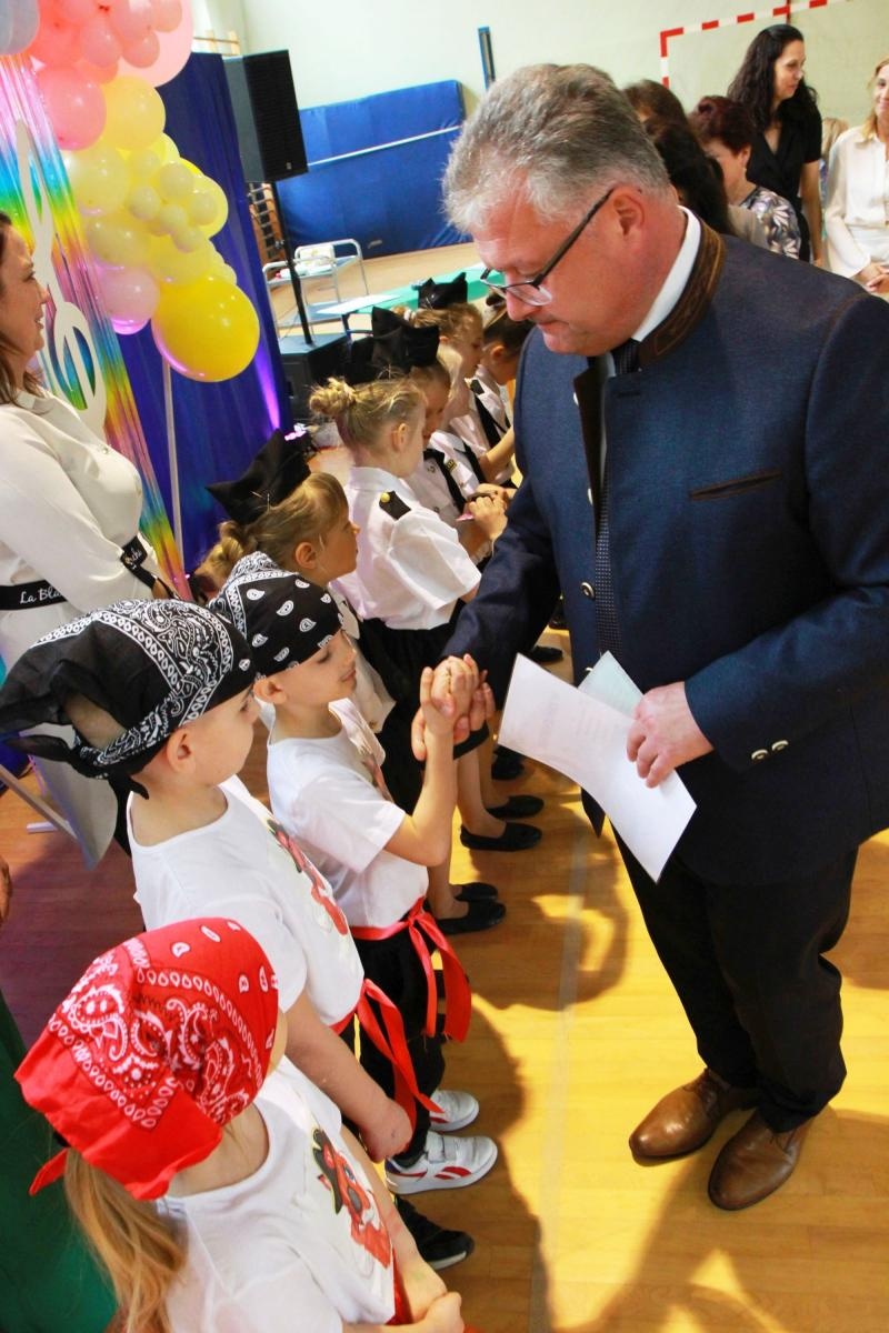 Zdjęcie w galerii na portalu naszraciborz.pl: Tańczę, więc... jestem! I Powiatowy Festiwal Tańczące Przedszkolaki w Zabełkowie wiadomości z regionu