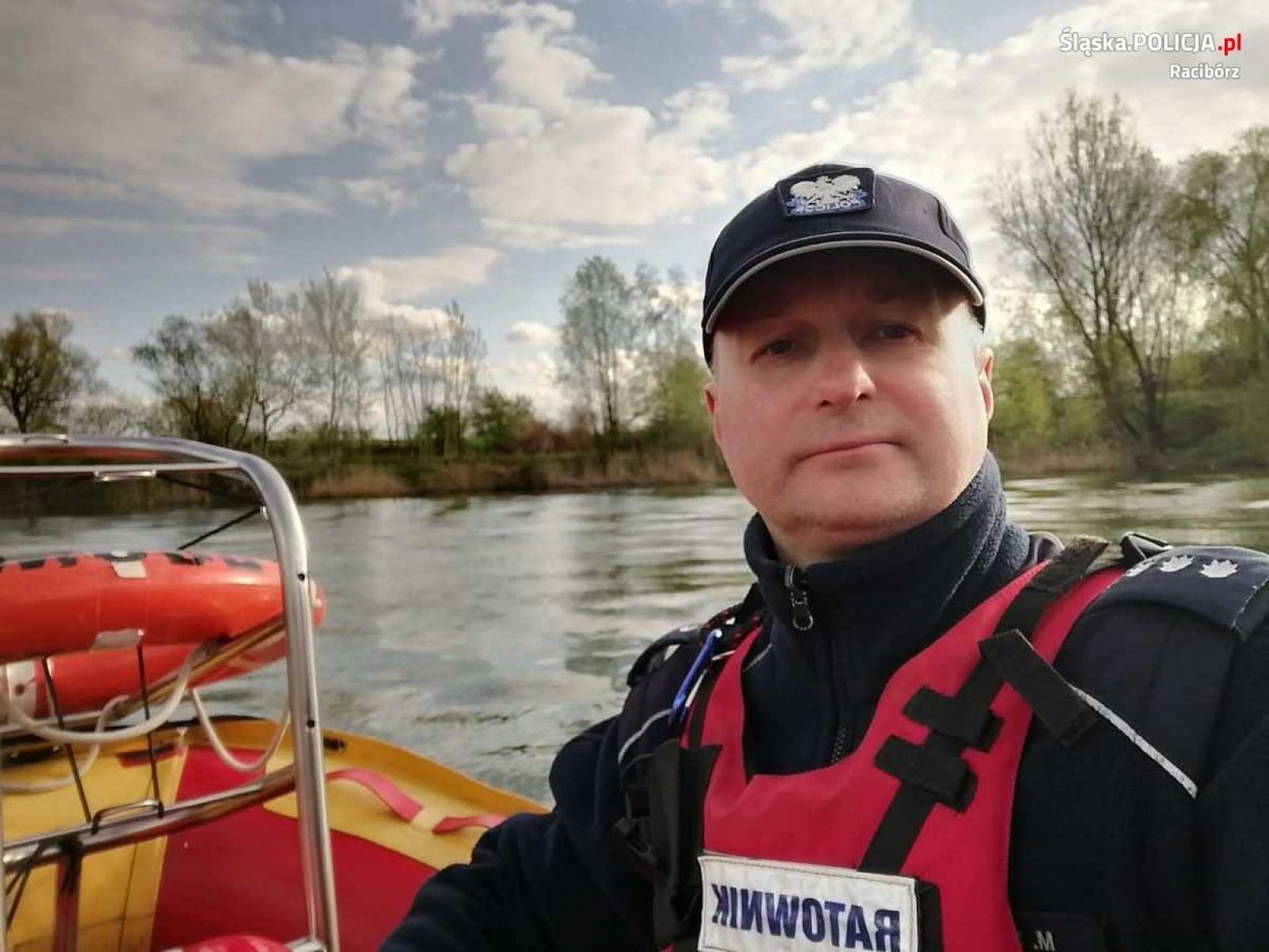 Zdjęcie w galerii na portalu naszraciborz.pl: Policja i strażacy na żwirowni przy Rudzkiej [FOTO] wiadomości z regionu