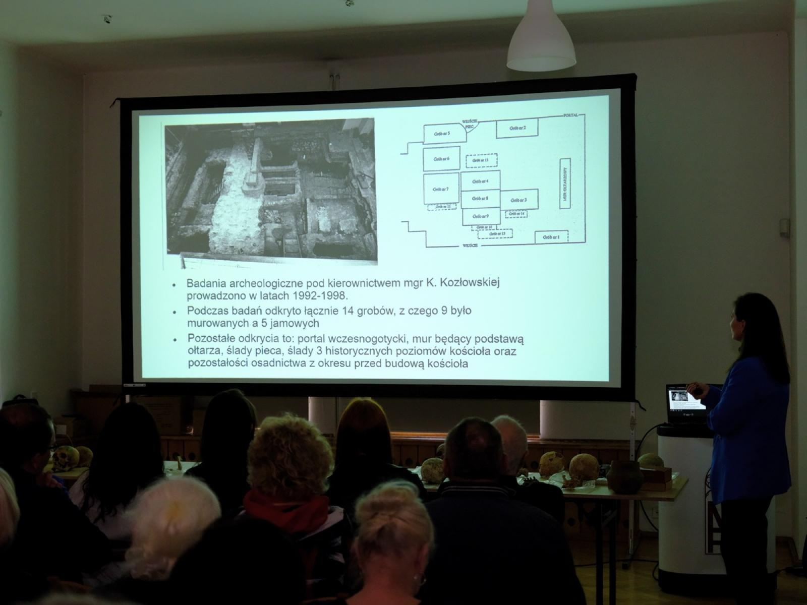 Zdjęcie w galerii na portalu naszraciborz.pl: Szkielety bez tajemnic. Czwartkowe spotkanie z zabytkami wiadomości z regionu