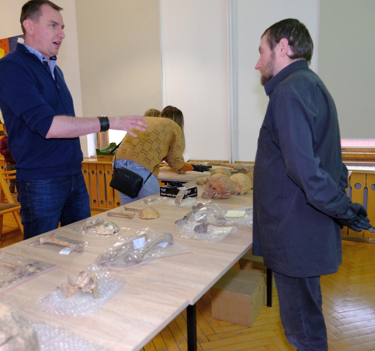 Zdjęcie w galerii na portalu naszraciborz.pl: Szkielety bez tajemnic. Czwartkowe spotkanie z zabytkami wiadomości z regionu