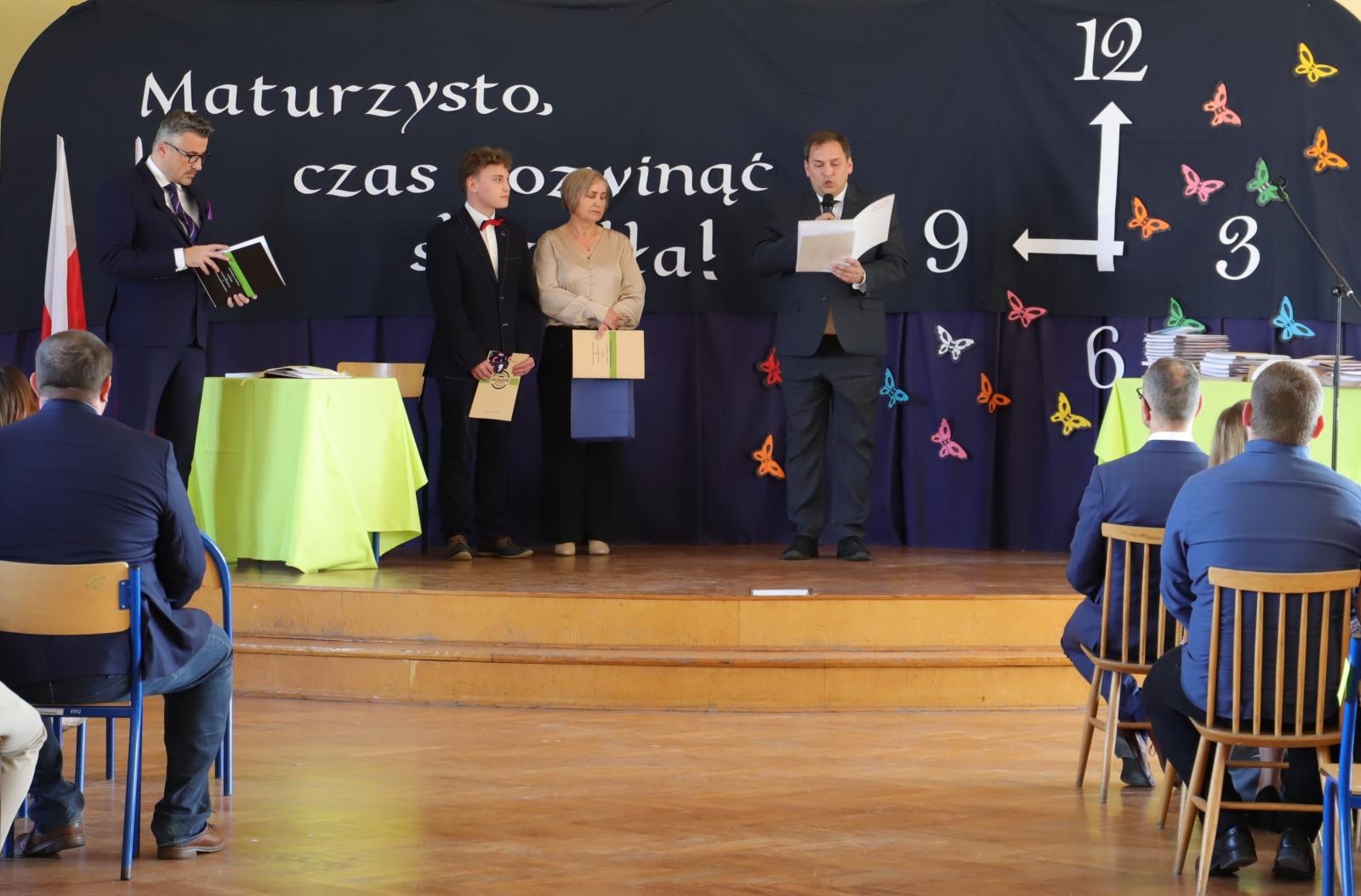 Zdjęcie w galerii na portalu naszraciborz.pl: Ekonomik pożegnał swoich absolwentów wiadomości z regionu