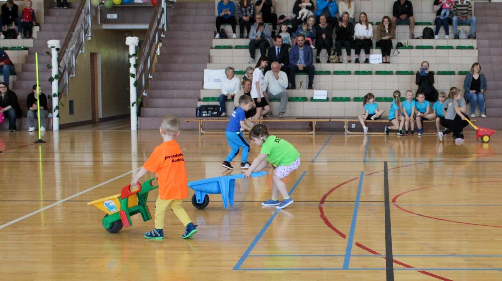 Zdjęcie w galerii na portalu naszraciborz.pl: Dziesiąta jubileuszowa rudnicka spartakiada sportowa wiadomości z regionu