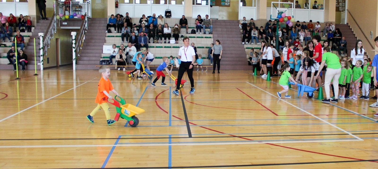 Zdjęcie w galerii na portalu naszraciborz.pl: Dziesiąta jubileuszowa rudnicka spartakiada sportowa wiadomości z regionu