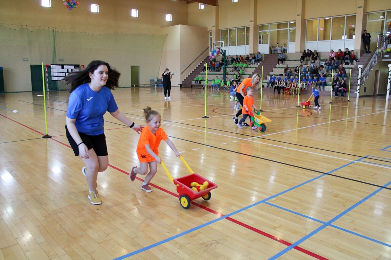 Zdjęcie w galerii na portalu naszraciborz.pl: Dziesiąta jubileuszowa rudnicka spartakiada sportowa wiadomości z regionu