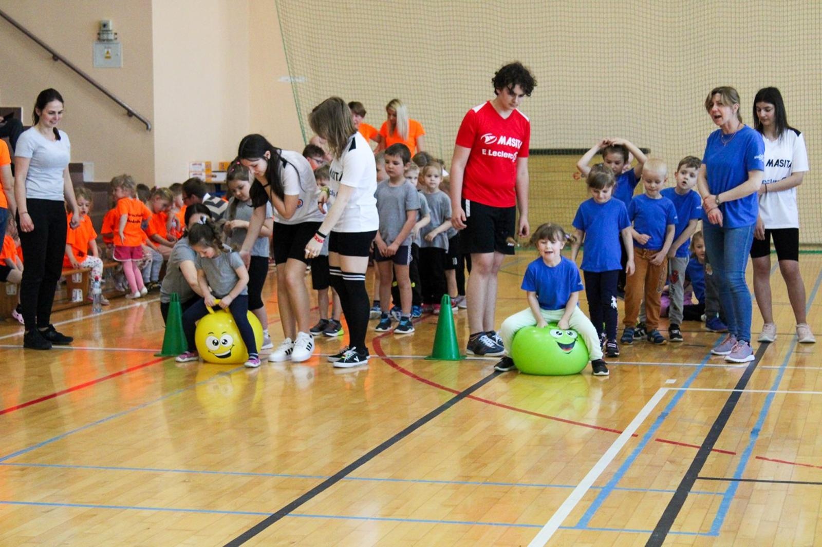Zdjęcie w galerii na portalu naszraciborz.pl: Dziesiąta jubileuszowa rudnicka spartakiada sportowa wiadomości z regionu
