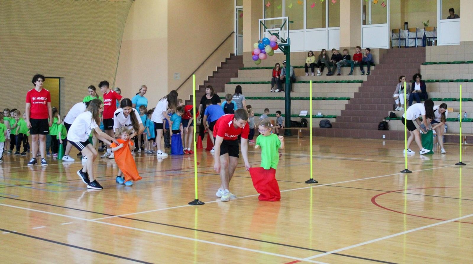 Zdjęcie w galerii na portalu naszraciborz.pl: Dziesiąta jubileuszowa rudnicka spartakiada sportowa wiadomości z regionu