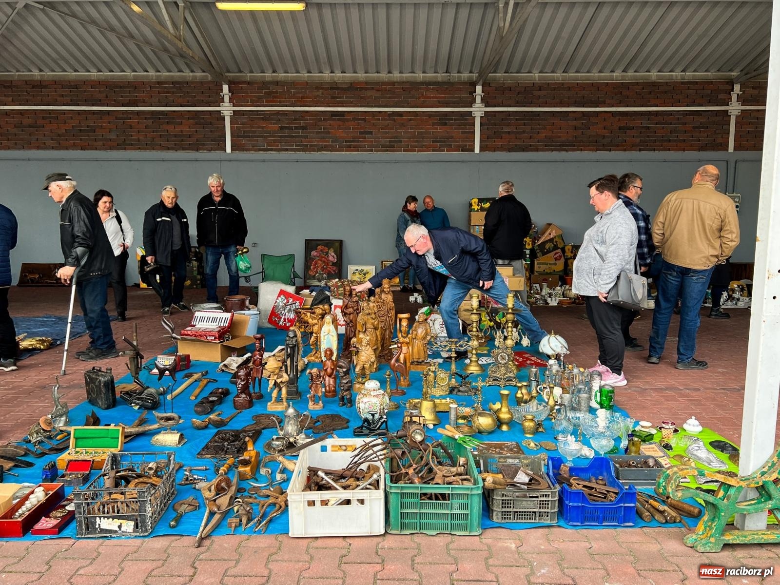 Zdjęcie w galerii na portalu naszraciborz.pl: Ciekawostki z targu staroci w Pietrowicach Wielkich wiadomości z regionu