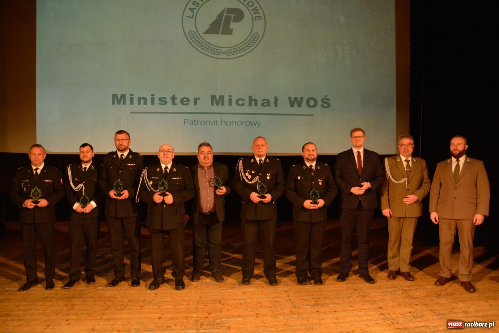 Zdjęcie w galerii na portalu naszraciborz.pl: Przed wspomnieniem św. Floriana leśnicy podziękowali strażakom [FOTO i WIDEO] wiadomości z regionu