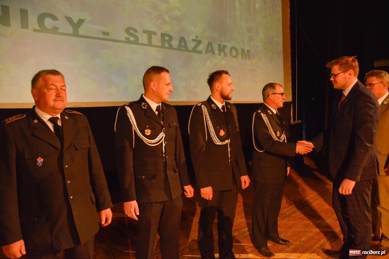 Zdjęcie w galerii na portalu naszraciborz.pl: Przed wspomnieniem św. Floriana leśnicy podziękowali strażakom [FOTO i WIDEO] wiadomości z regionu