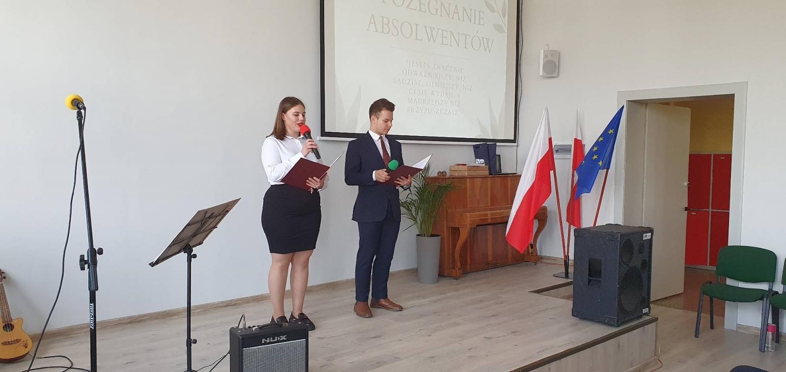 Zdjęcie w galerii na portalu naszraciborz.pl: Budowlanka i Gastronomik pożegnały absolwentów [FOTO] wiadomości z regionu