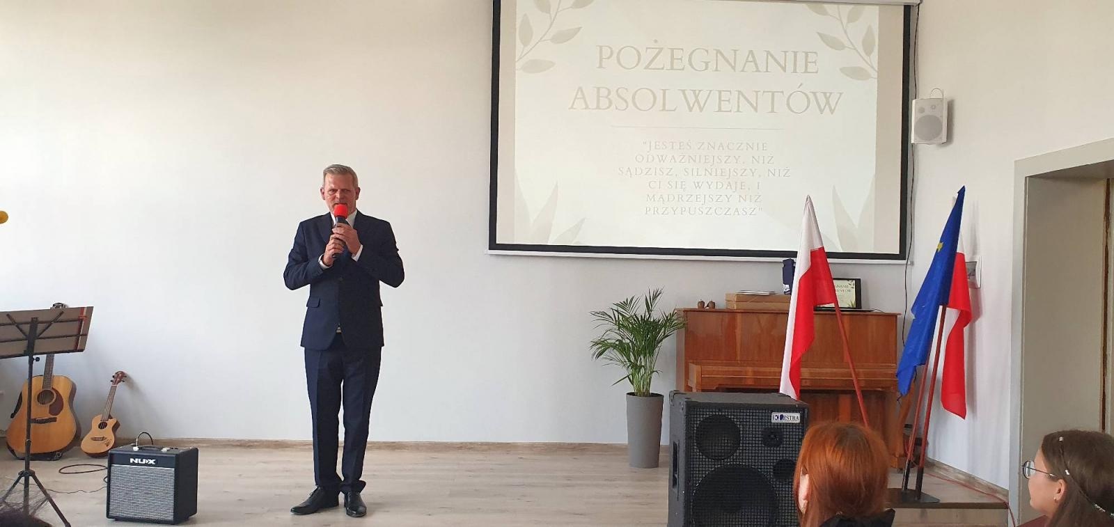 Zdjęcie w galerii na portalu naszraciborz.pl: Budowlanka i Gastronomik pożegnały absolwentów [FOTO] wiadomości z regionu