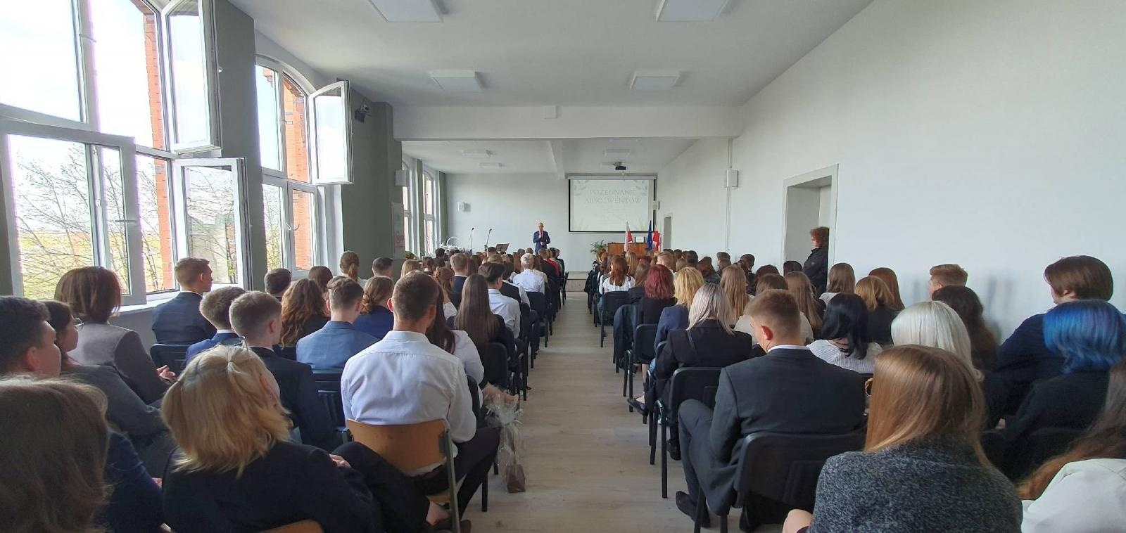 Zdjęcie w galerii na portalu naszraciborz.pl: Budowlanka i Gastronomik pożegnały absolwentów [FOTO] wiadomości z regionu