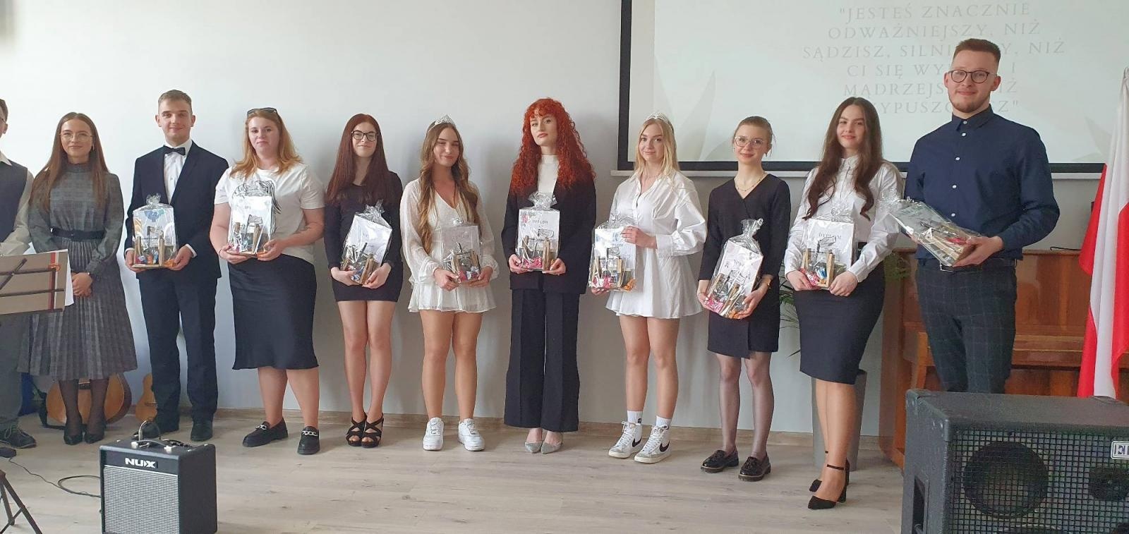 Zdjęcie w galerii na portalu naszraciborz.pl: Budowlanka i Gastronomik pożegnały absolwentów [FOTO] wiadomości z regionu