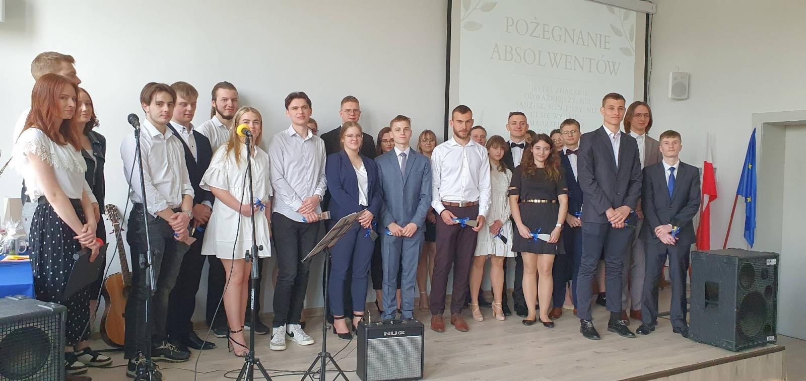 Zdjęcie w galerii na portalu naszraciborz.pl: Budowlanka i Gastronomik pożegnały absolwentów [FOTO] wiadomości z regionu