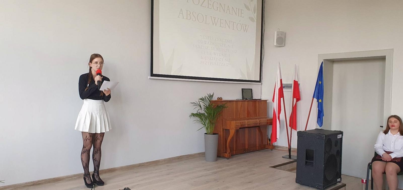 Zdjęcie w galerii na portalu naszraciborz.pl: Budowlanka i Gastronomik pożegnały absolwentów [FOTO] wiadomości z regionu