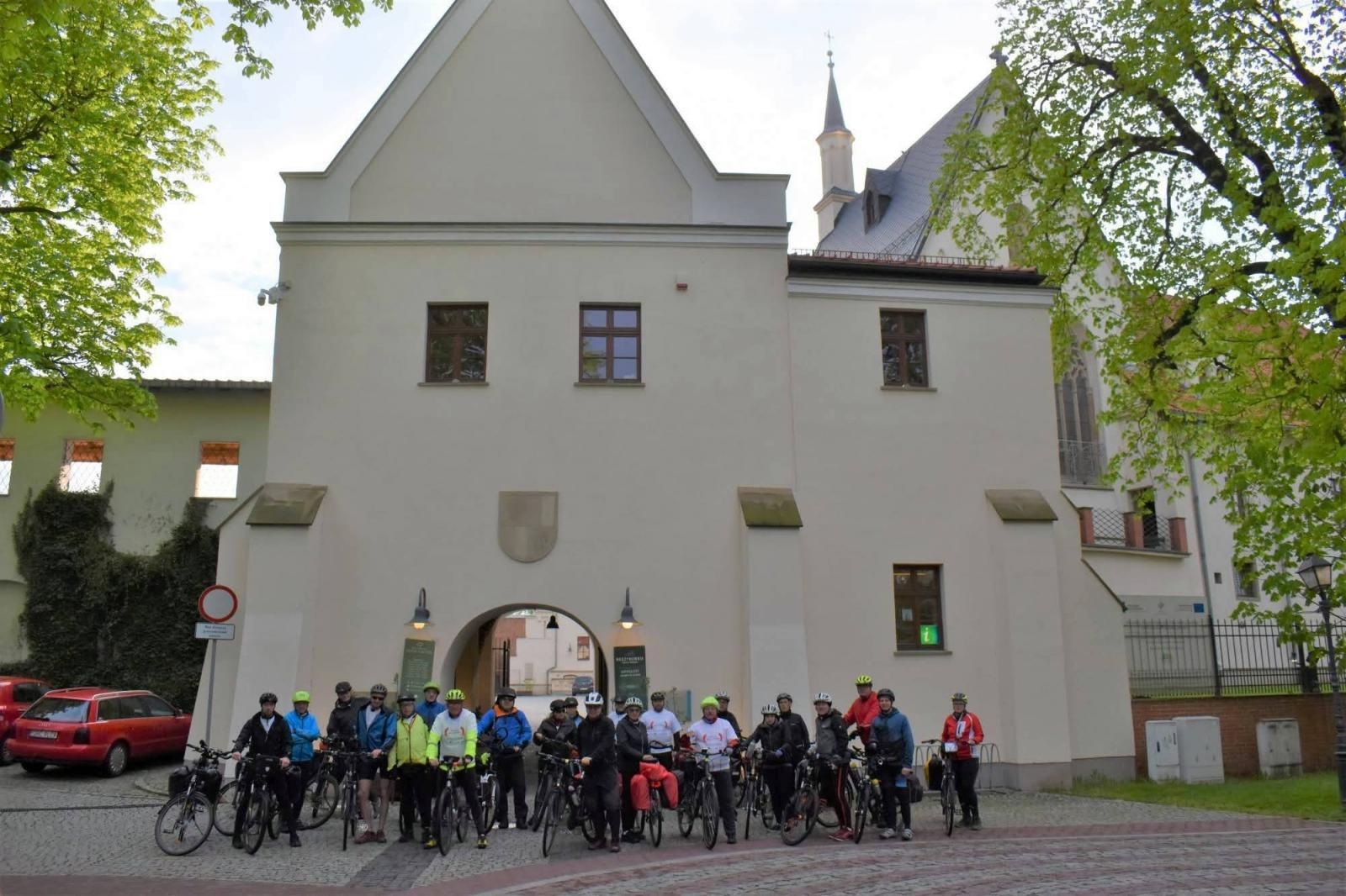 Zdjęcie w galerii na portalu naszraciborz.pl: Rowerowa Rajza dotarła na Zamek Piastowski [FOTO] wiadomości z regionu