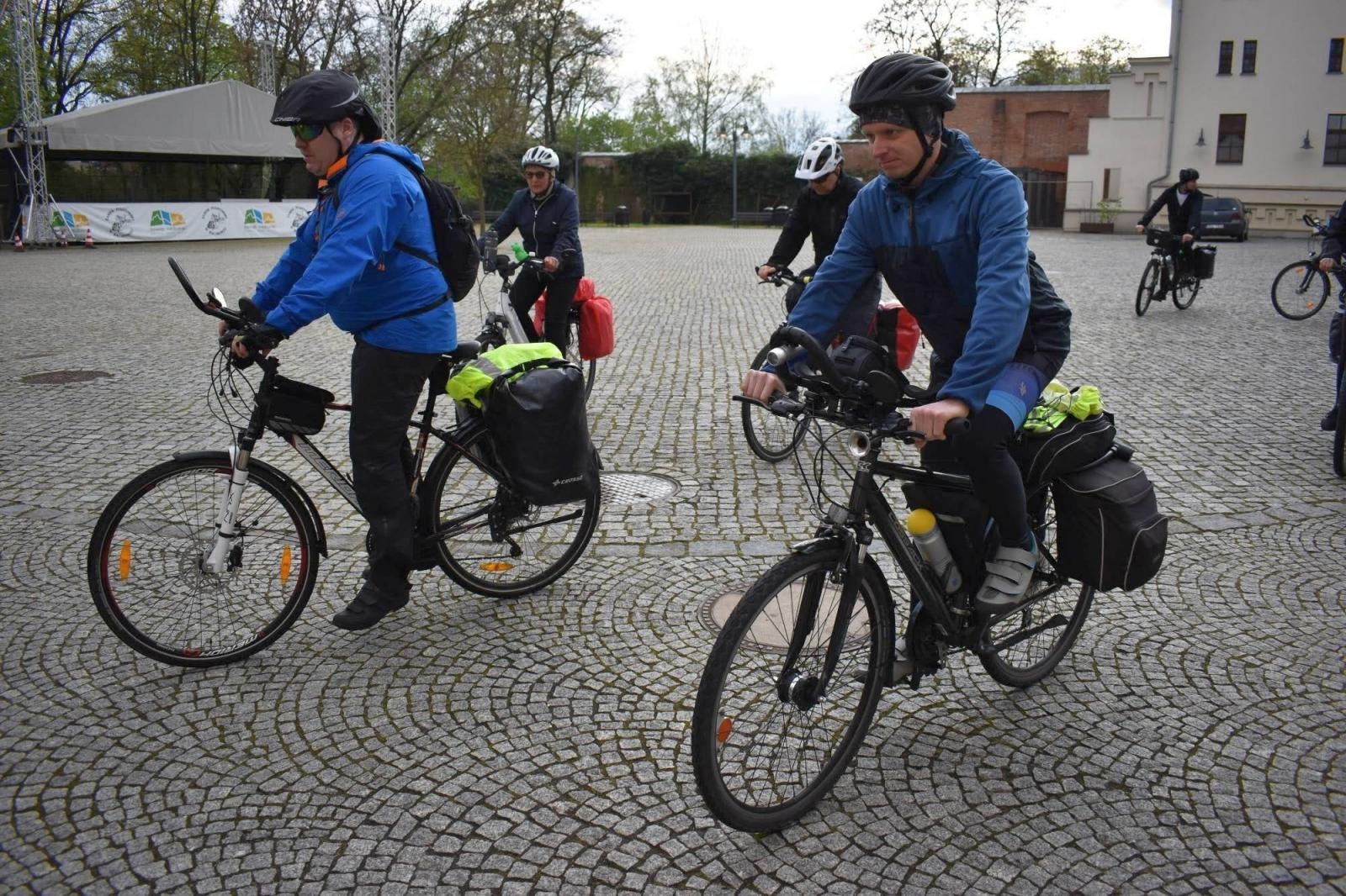Zdjęcie w galerii na portalu naszraciborz.pl: Rowerowa Rajza dotarła na Zamek Piastowski [FOTO] wiadomości z regionu