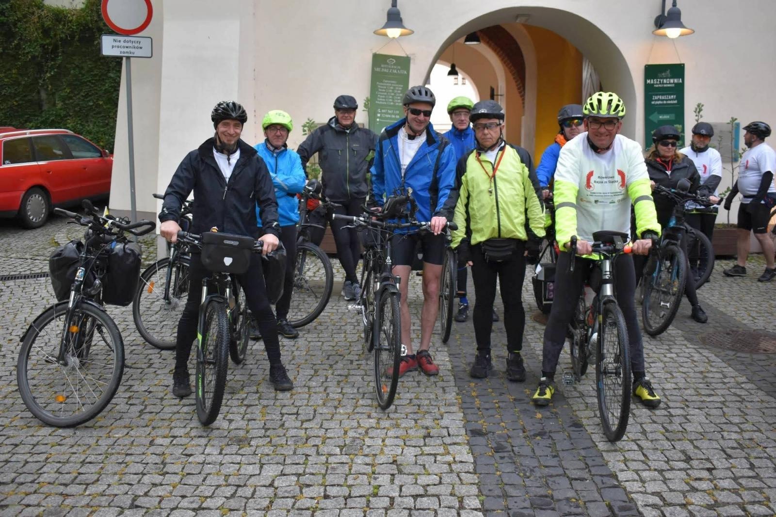 Zdjęcie w galerii na portalu naszraciborz.pl: Rowerowa Rajza dotarła na Zamek Piastowski [FOTO] wiadomości z regionu