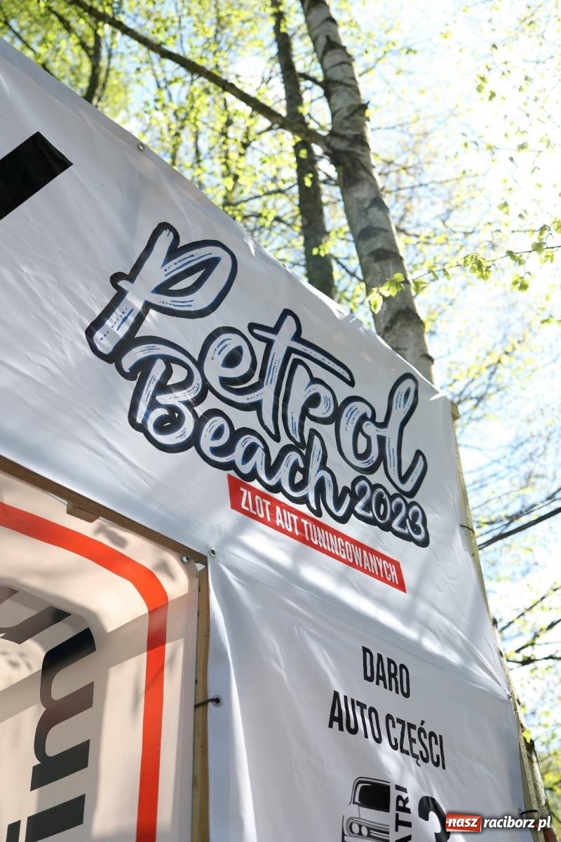 Zdjęcie w galerii na portalu naszraciborz.pl: Petrol Beach w Bukowie. Dwudniowe święto dla fanów motoryzacji [FOTO] wiadomości z regionu