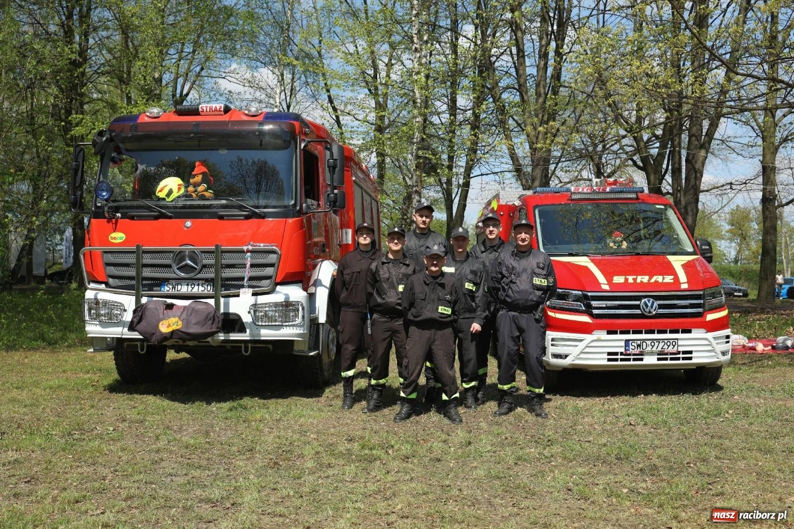 Zdjęcie w galerii na portalu naszraciborz.pl: Petrol Beach w Bukowie. Dwudniowe święto dla fanów motoryzacji [FOTO] wiadomości z regionu