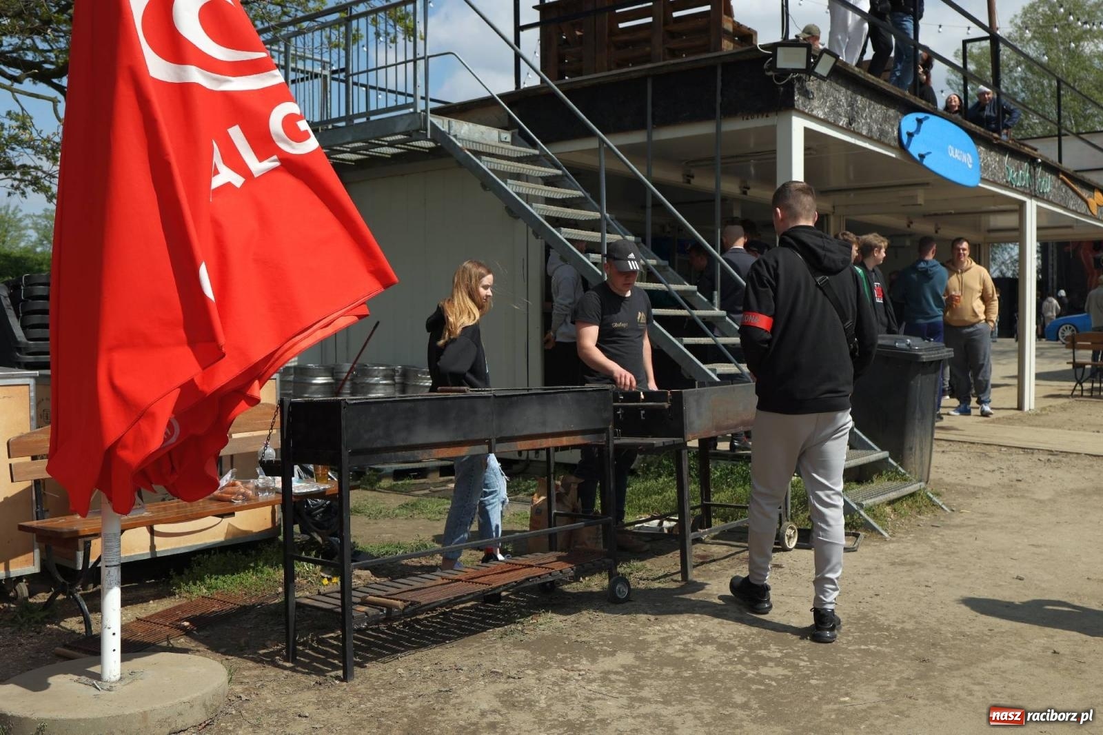 Zdjęcie w galerii na portalu naszraciborz.pl: Petrol Beach w Bukowie. Dwudniowe święto dla fanów motoryzacji [FOTO] wiadomości z regionu