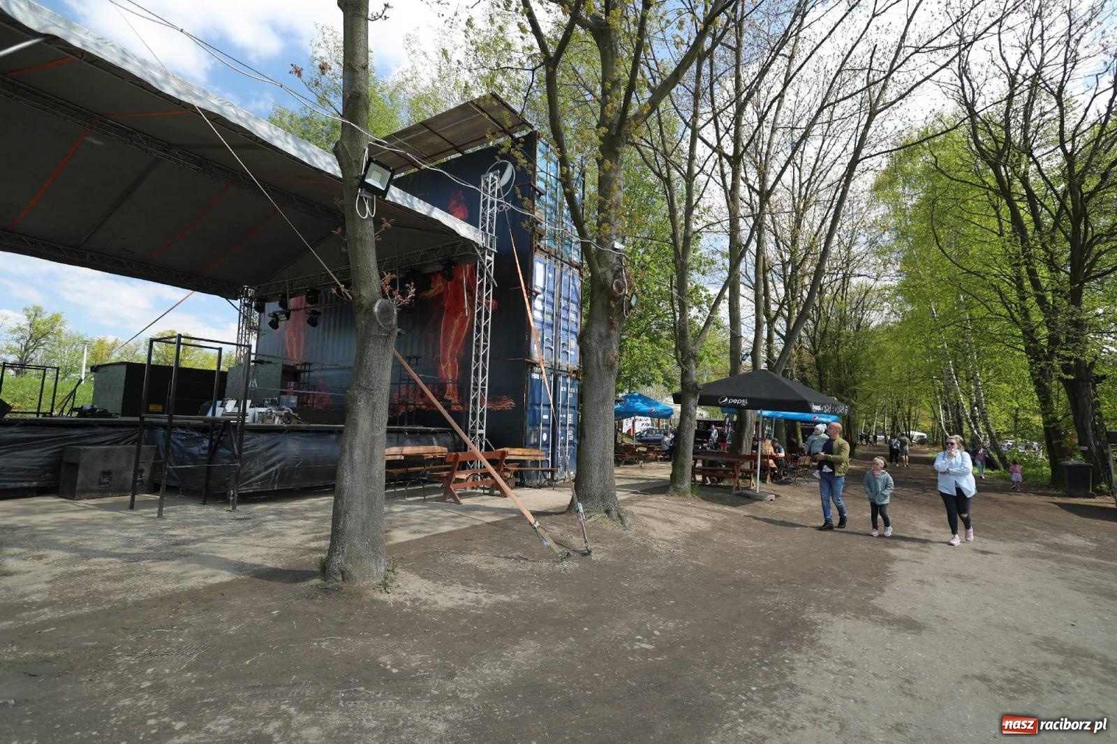 Zdjęcie w galerii na portalu naszraciborz.pl: Petrol Beach w Bukowie. Dwudniowe święto dla fanów motoryzacji [FOTO] wiadomości z regionu