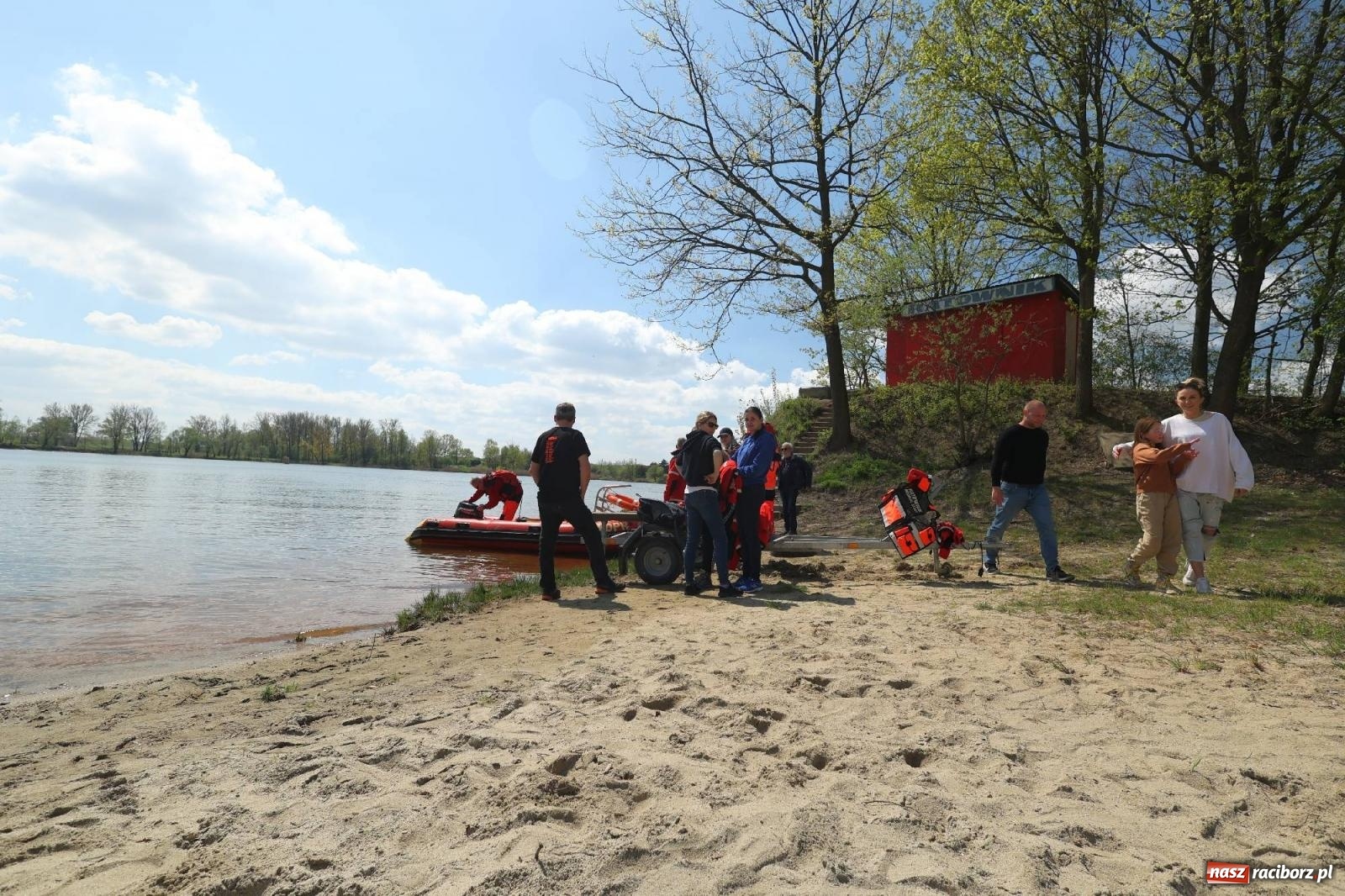 Zdjęcie w galerii na portalu naszraciborz.pl: Petrol Beach w Bukowie. Dwudniowe święto dla fanów motoryzacji [FOTO] wiadomości z regionu
