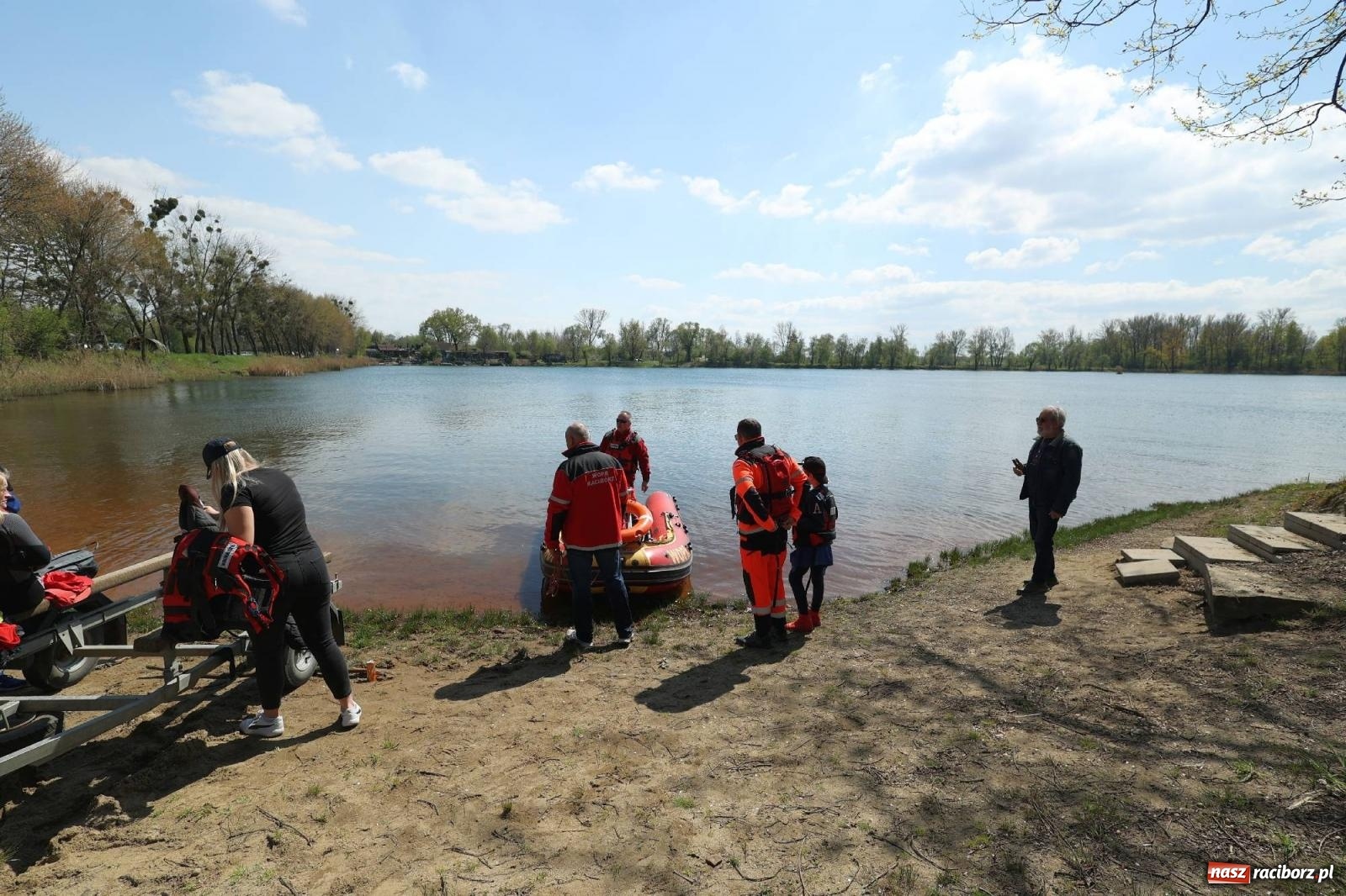Zdjęcie w galerii na portalu naszraciborz.pl: Petrol Beach w Bukowie. Dwudniowe święto dla fanów motoryzacji [FOTO] wiadomości z regionu