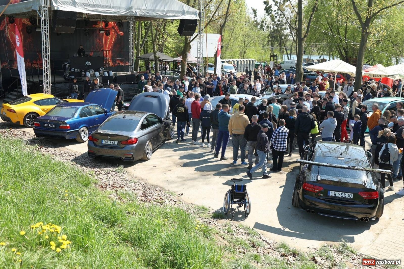 Zdjęcie w galerii na portalu naszraciborz.pl: Petrol Beach w Bukowie. Dwudniowe święto dla fanów motoryzacji [FOTO] wiadomości z regionu