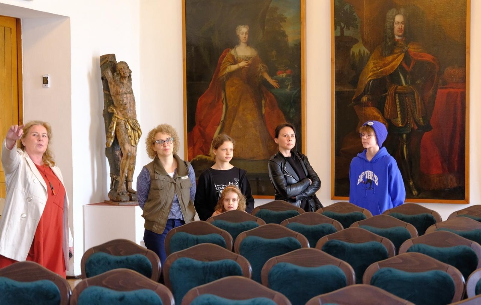Zdjęcie w galerii na portalu naszraciborz.pl: Rodzinne warsztaty witrażowe w Muzeum wiadomości z regionu