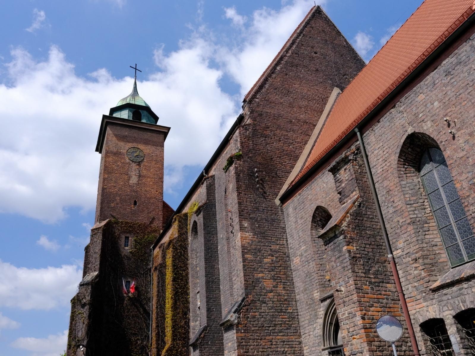 Zdjęcie w galerii na portalu naszraciborz.pl: Rodzinne warsztaty witrażowe w Muzeum wiadomości z regionu