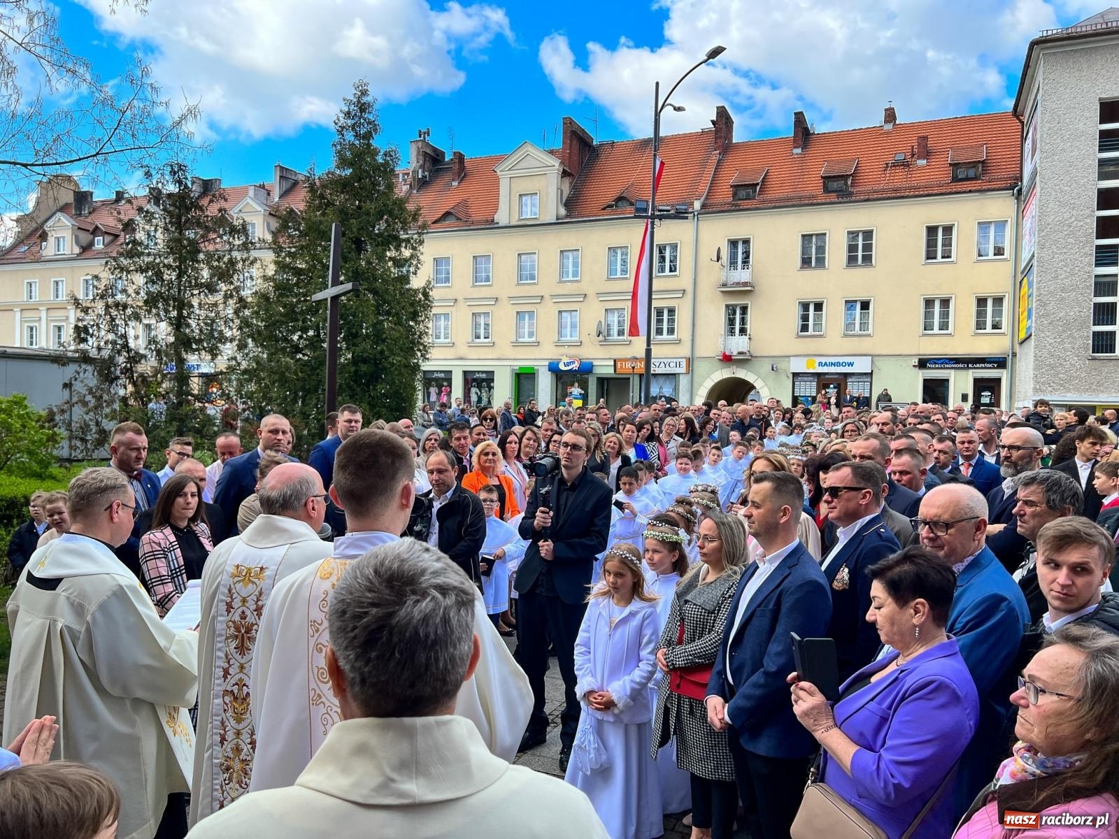 Zdjęcie w galerii na portalu naszraciborz.pl: Uroczystość I Komunii Świętej w kościele farnym [FOTO i WIDEO] wiadomości z regionu