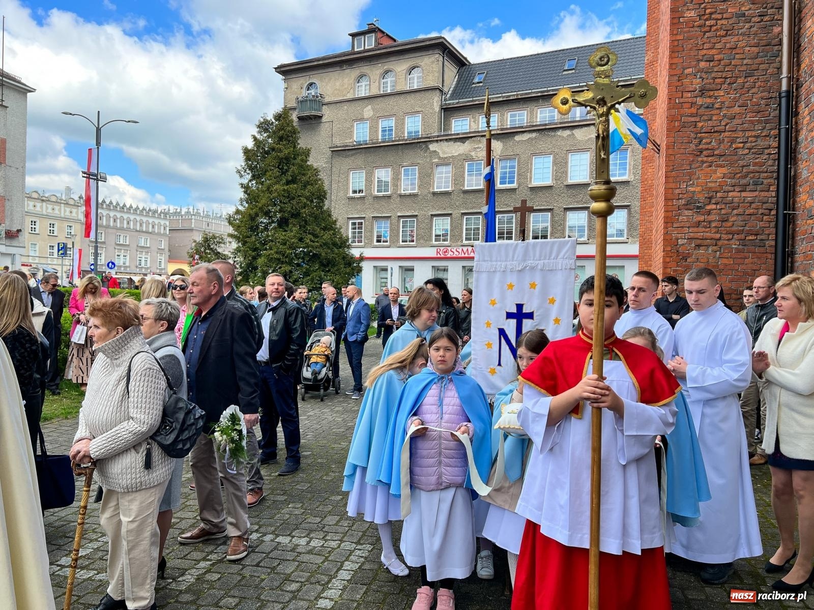 Zdjęcie w galerii na portalu naszraciborz.pl: Uroczystość I Komunii Świętej w kościele farnym [FOTO i WIDEO] wiadomości z regionu