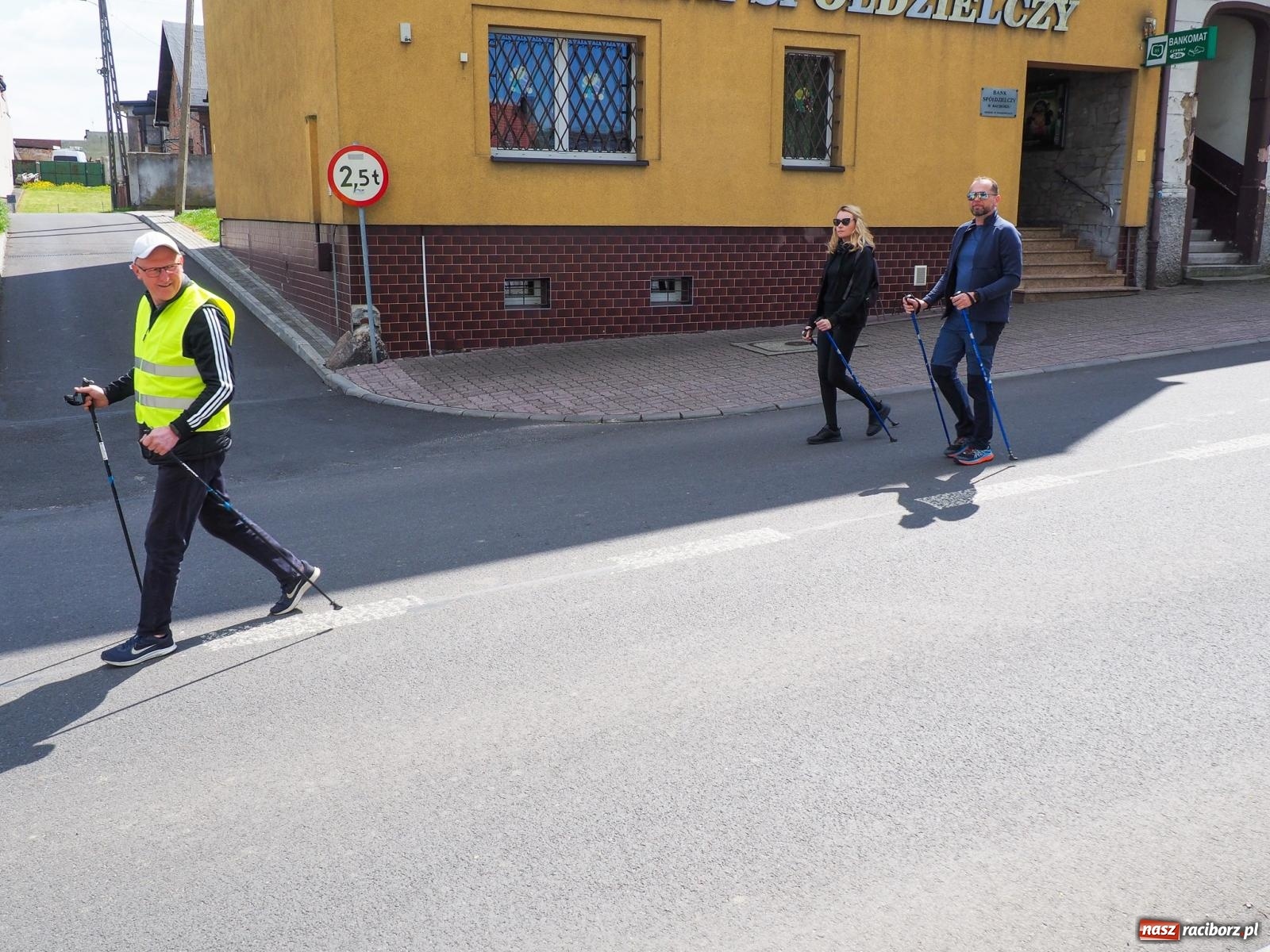 Zdjęcie w galerii na portalu naszraciborz.pl: Z kijkami, humorem i strażakami. Majówka w Krzanowicach [FOTO i WIDEO] wiadomości z regionu