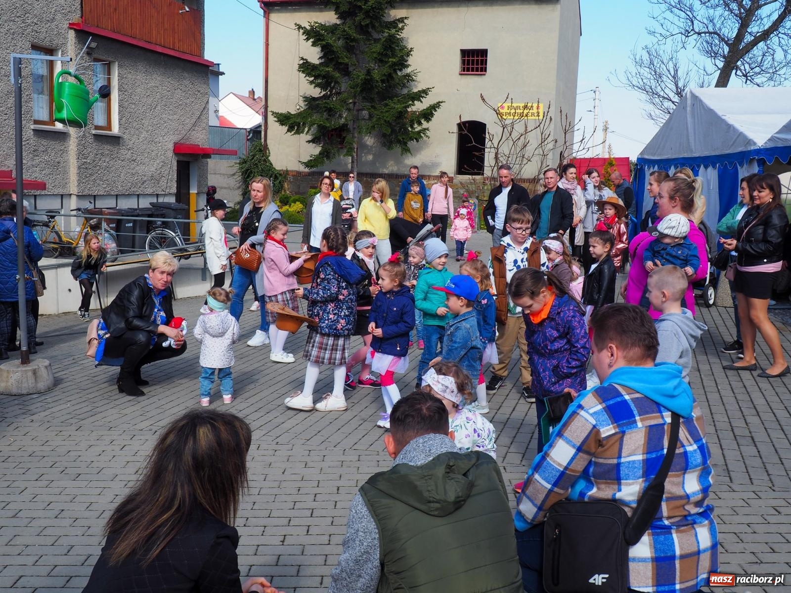 Zdjęcie w galerii na portalu naszraciborz.pl: Z kijkami, humorem i strażakami. Majówka w Krzanowicach [FOTO i WIDEO] wiadomości z regionu