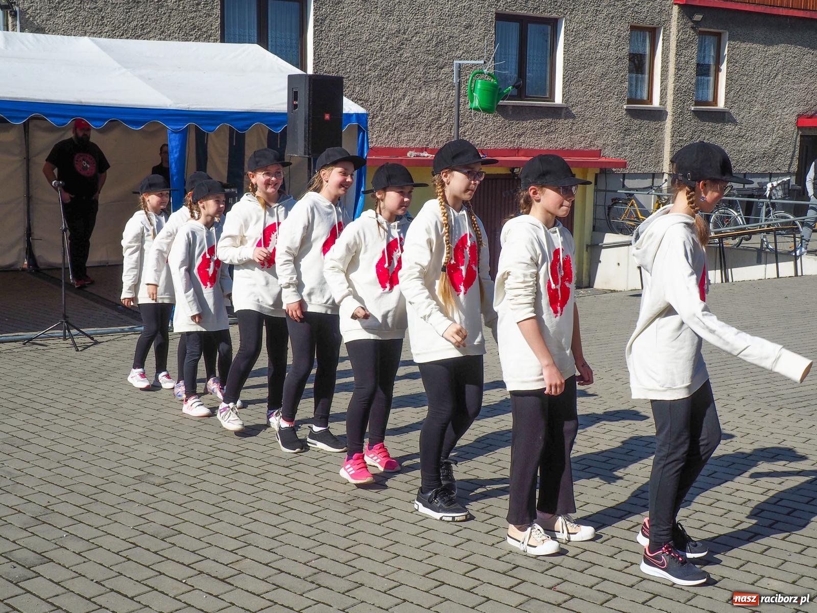 Zdjęcie w galerii na portalu naszraciborz.pl: Z kijkami, humorem i strażakami. Majówka w Krzanowicach [FOTO i WIDEO] wiadomości z regionu