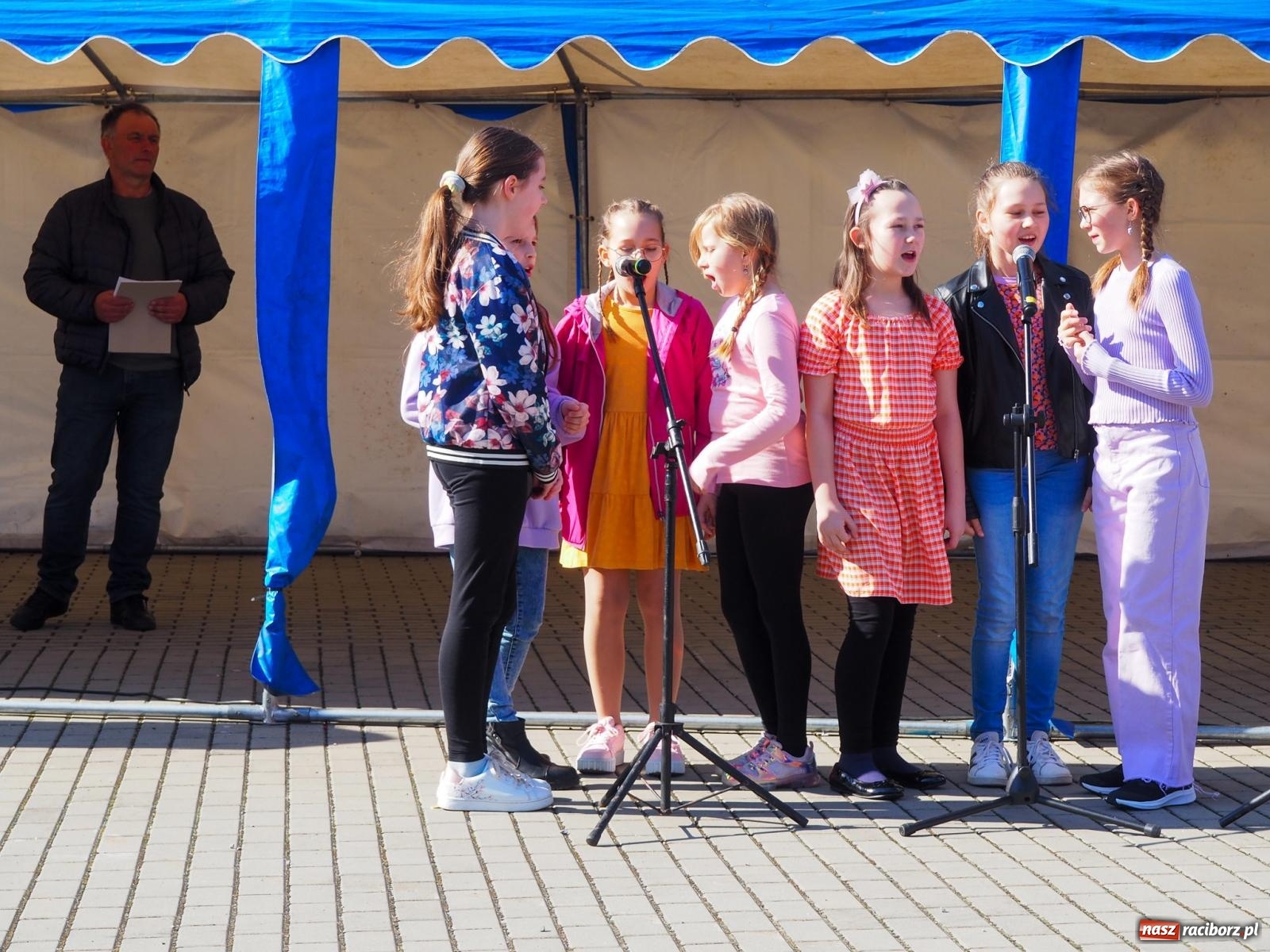 Zdjęcie w galerii na portalu naszraciborz.pl: Z kijkami, humorem i strażakami. Majówka w Krzanowicach [FOTO i WIDEO] wiadomości z regionu