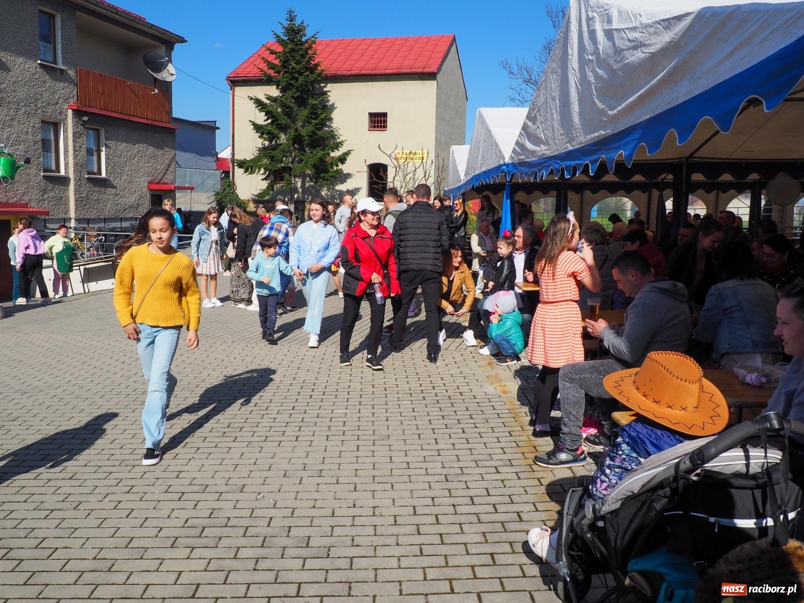 Zdjęcie w galerii na portalu naszraciborz.pl: Z kijkami, humorem i strażakami. Majówka w Krzanowicach [FOTO i WIDEO] wiadomości z regionu