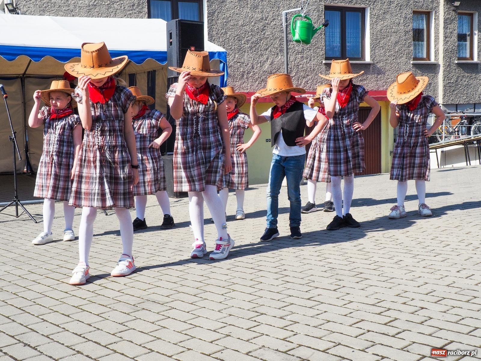 Zdjęcie w galerii na portalu naszraciborz.pl: Z kijkami, humorem i strażakami. Majówka w Krzanowicach [FOTO i WIDEO] wiadomości z regionu