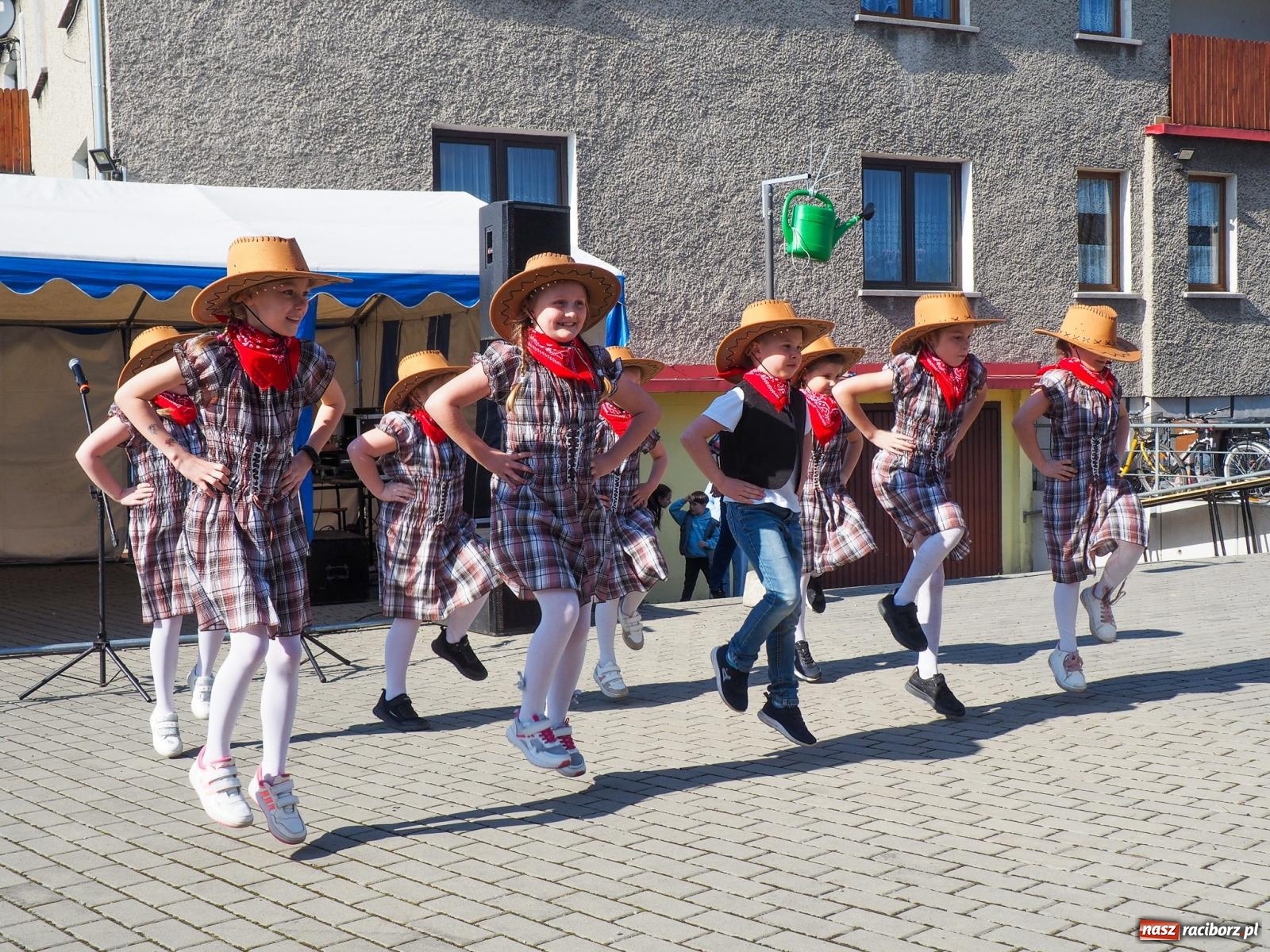Zdjęcie w galerii na portalu naszraciborz.pl: Z kijkami, humorem i strażakami. Majówka w Krzanowicach [FOTO i WIDEO] wiadomości z regionu