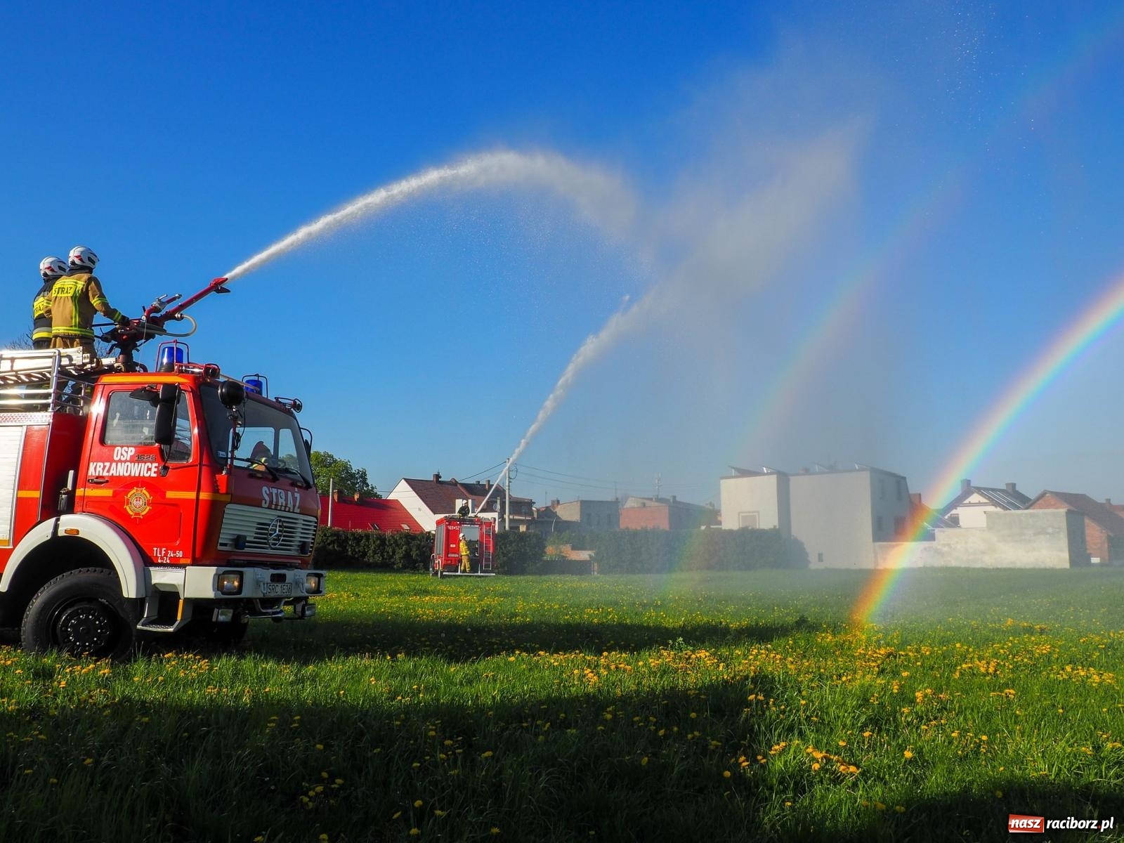 Zdjęcie w galerii na portalu naszraciborz.pl: Z kijkami, humorem i strażakami. Majówka w Krzanowicach [FOTO i WIDEO] wiadomości z regionu