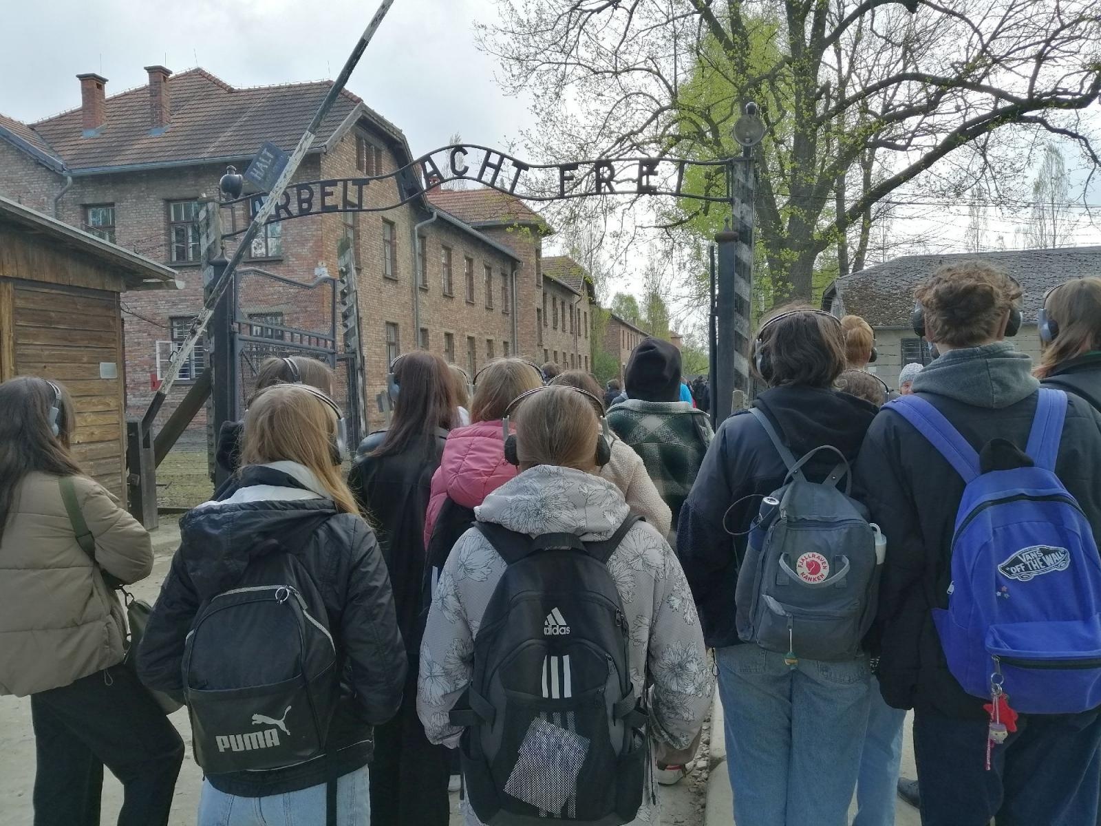 Zdjęcie w galerii na portalu naszraciborz.pl: Uczniowie ZSO nr 1 w challengu energetycznym we Francji wiadomości z regionu