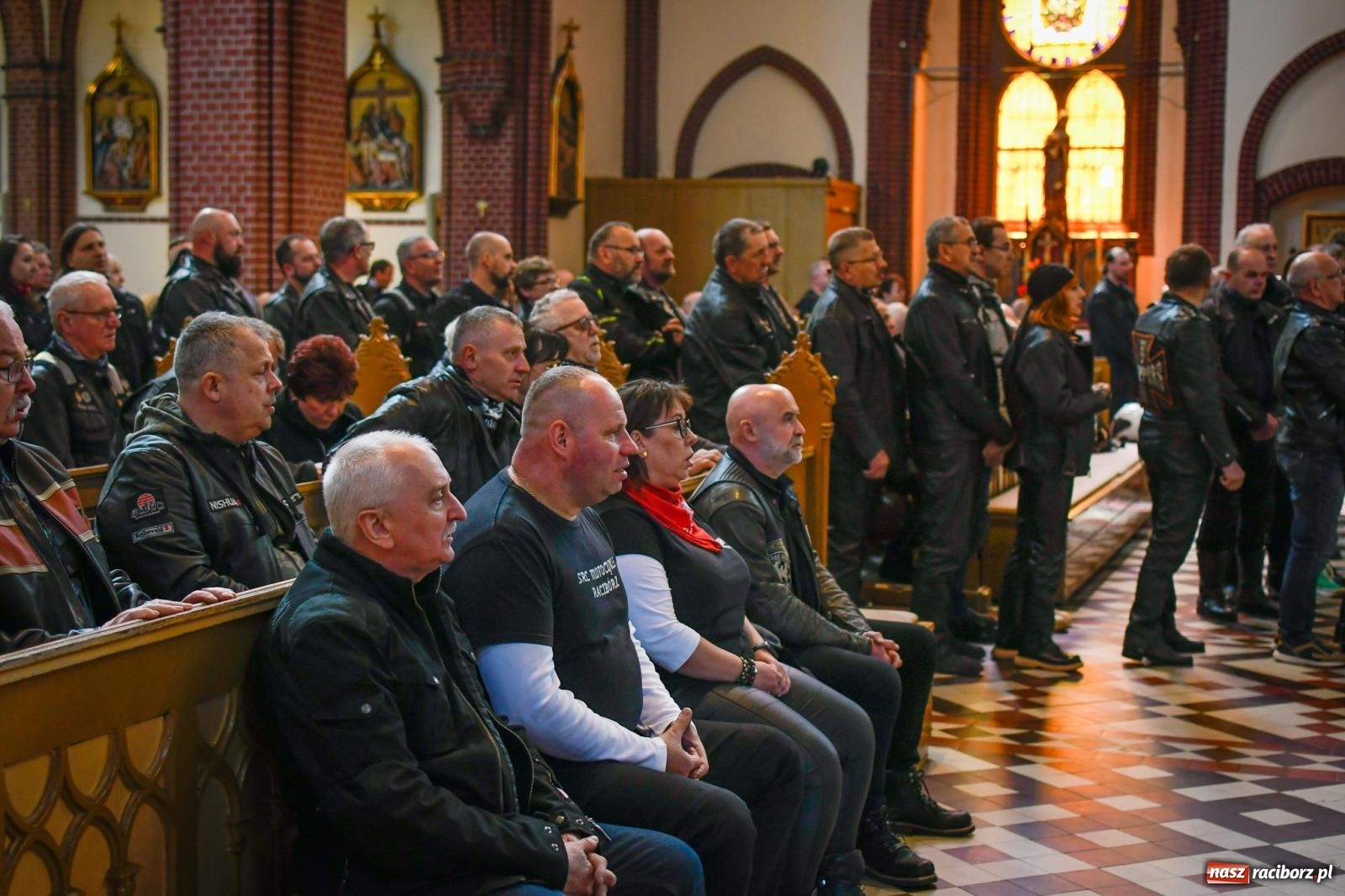Zdjęcie w galerii na portalu naszraciborz.pl: Setki motorów zawarczało w Raciborzu. Sezon motocyklowy oficjalnie rozpoczęty [FOTO i WIDEO] wiadomości z regionu