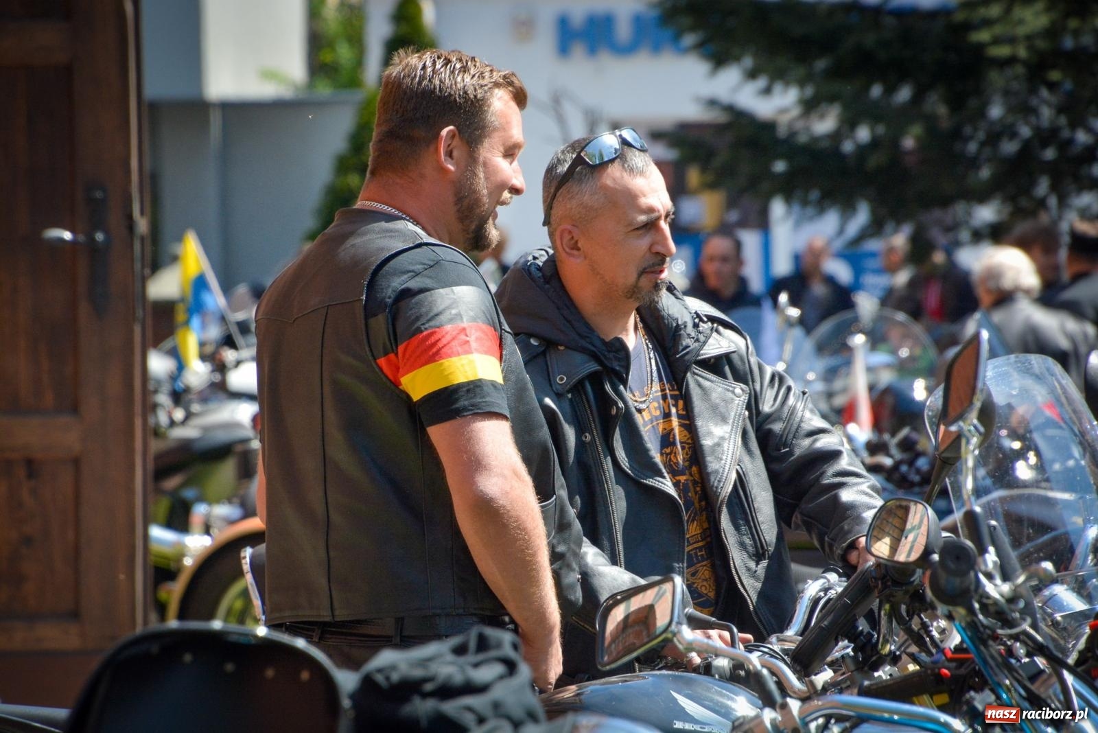 Zdjęcie w galerii na portalu naszraciborz.pl: Setki motorów zawarczało w Raciborzu. Sezon motocyklowy oficjalnie rozpoczęty [FOTO i WIDEO] wiadomości z regionu